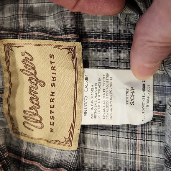 WRANGLER Gray & Red Plaid Snap Button Down Shirt - Picture 5 of 6